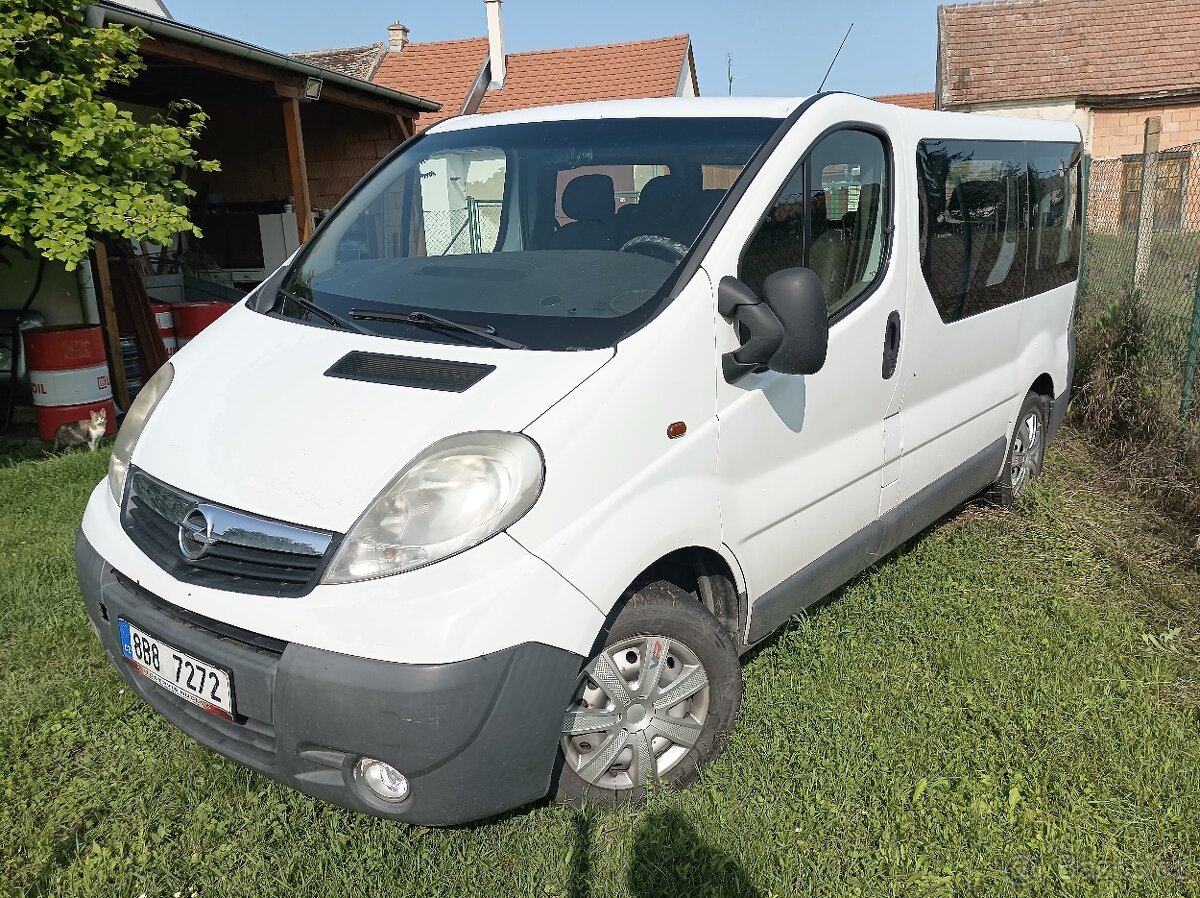 Opel Vivaro 2.0 na náhradní dily