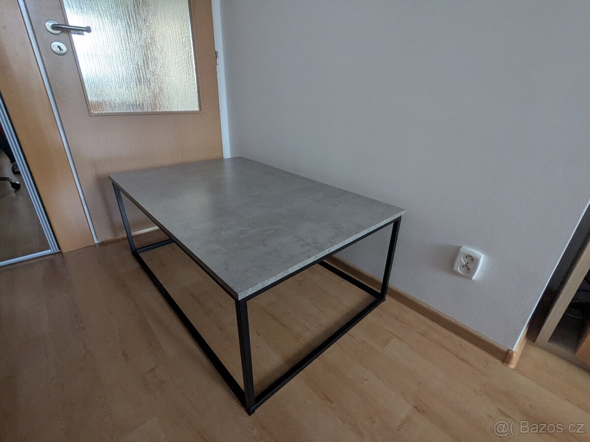 Konferenční stolek