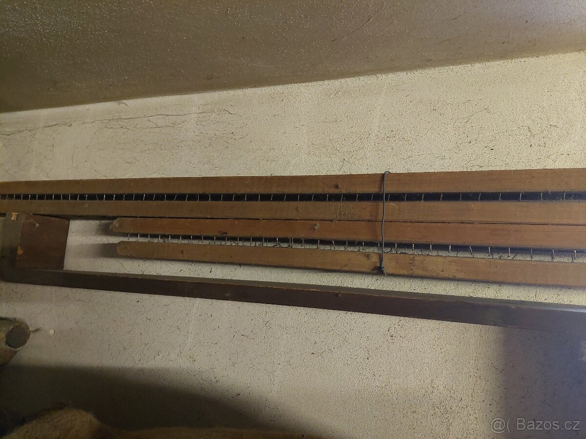 Napínací rámy na záclony