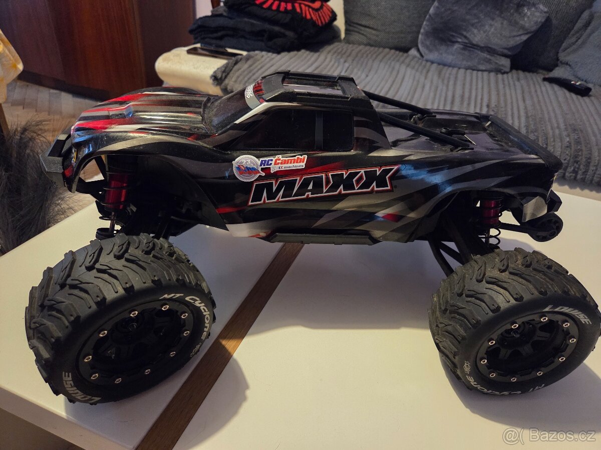 Traxxas maxx