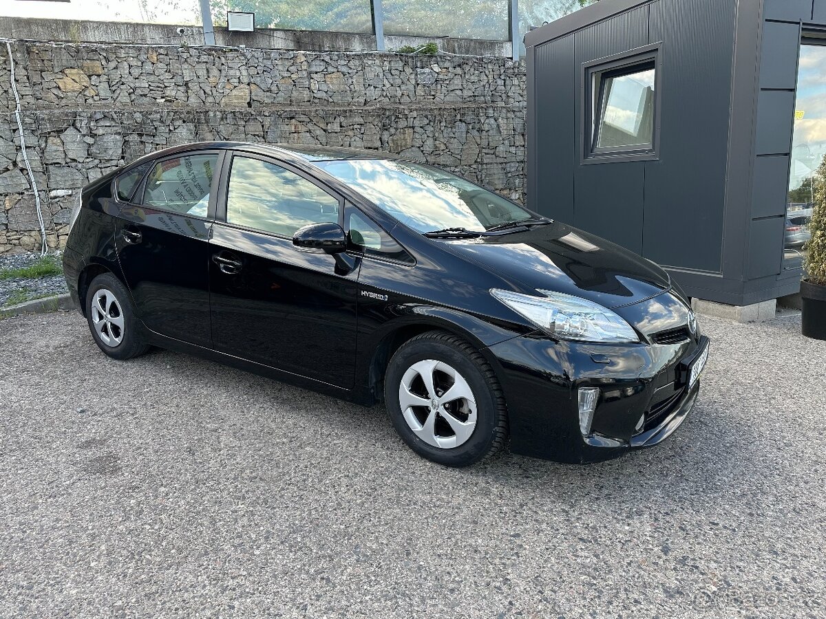 Toyota Prius 1.8 2013 hybrid