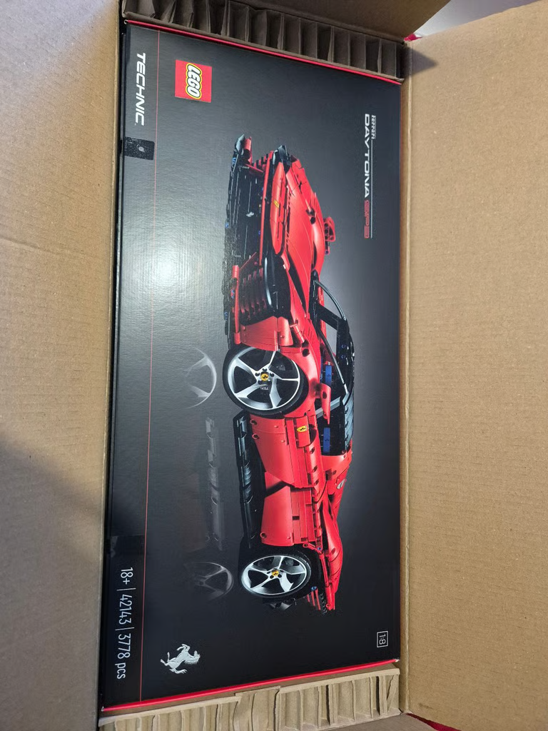 LEGO Technic Ferrari Daytona SP3 – nové, originální balení