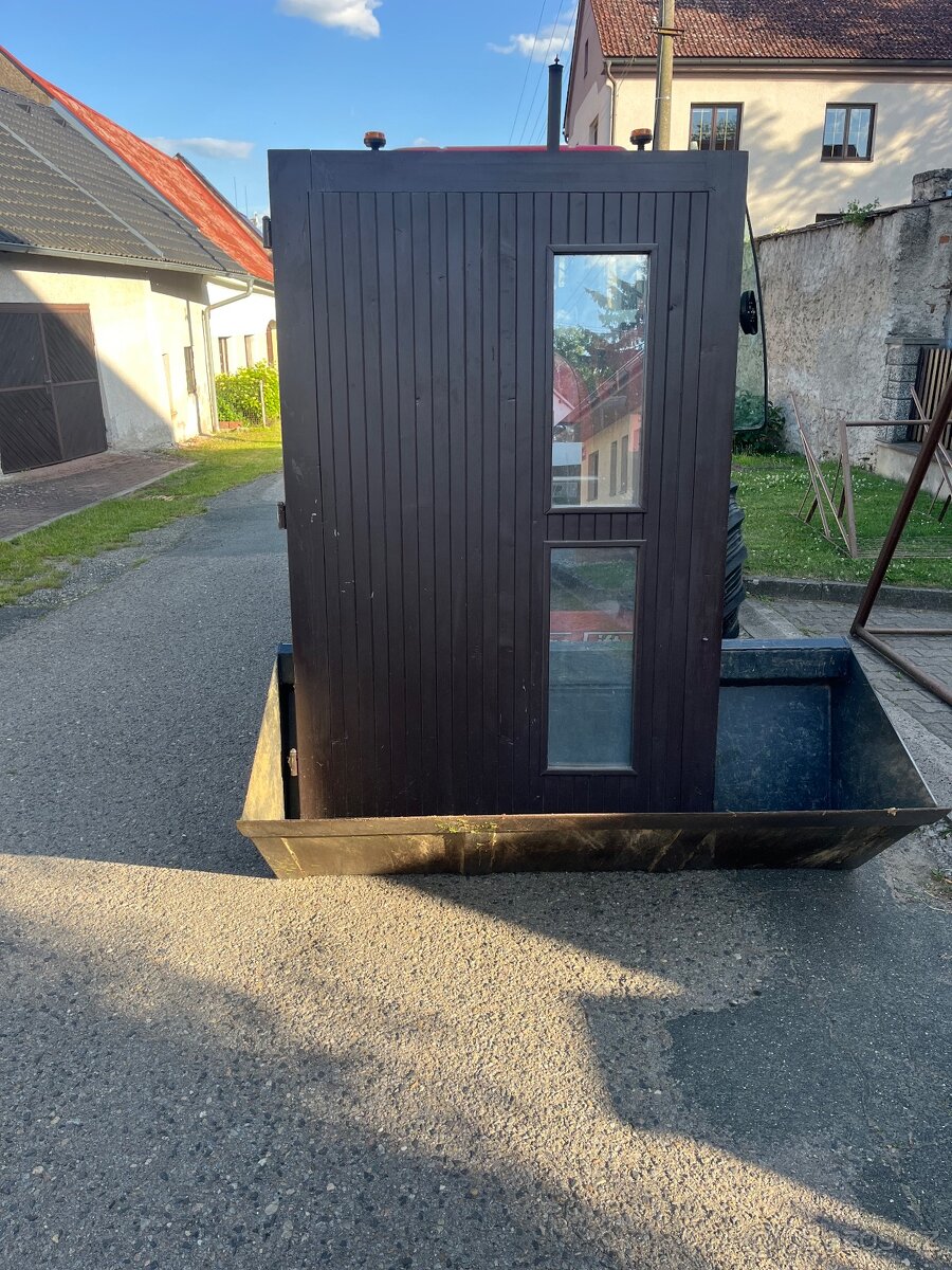 Dvoukřídlá garážová vrata