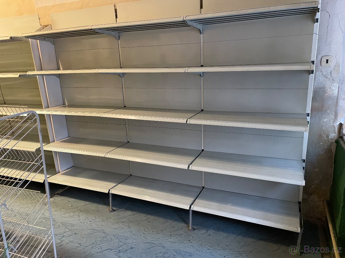 Kovové regály vybavení prodejny