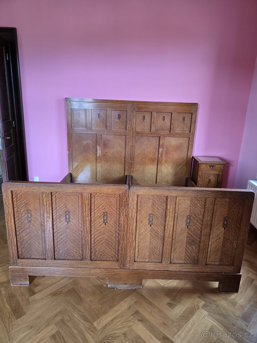 Starožitná ložnice