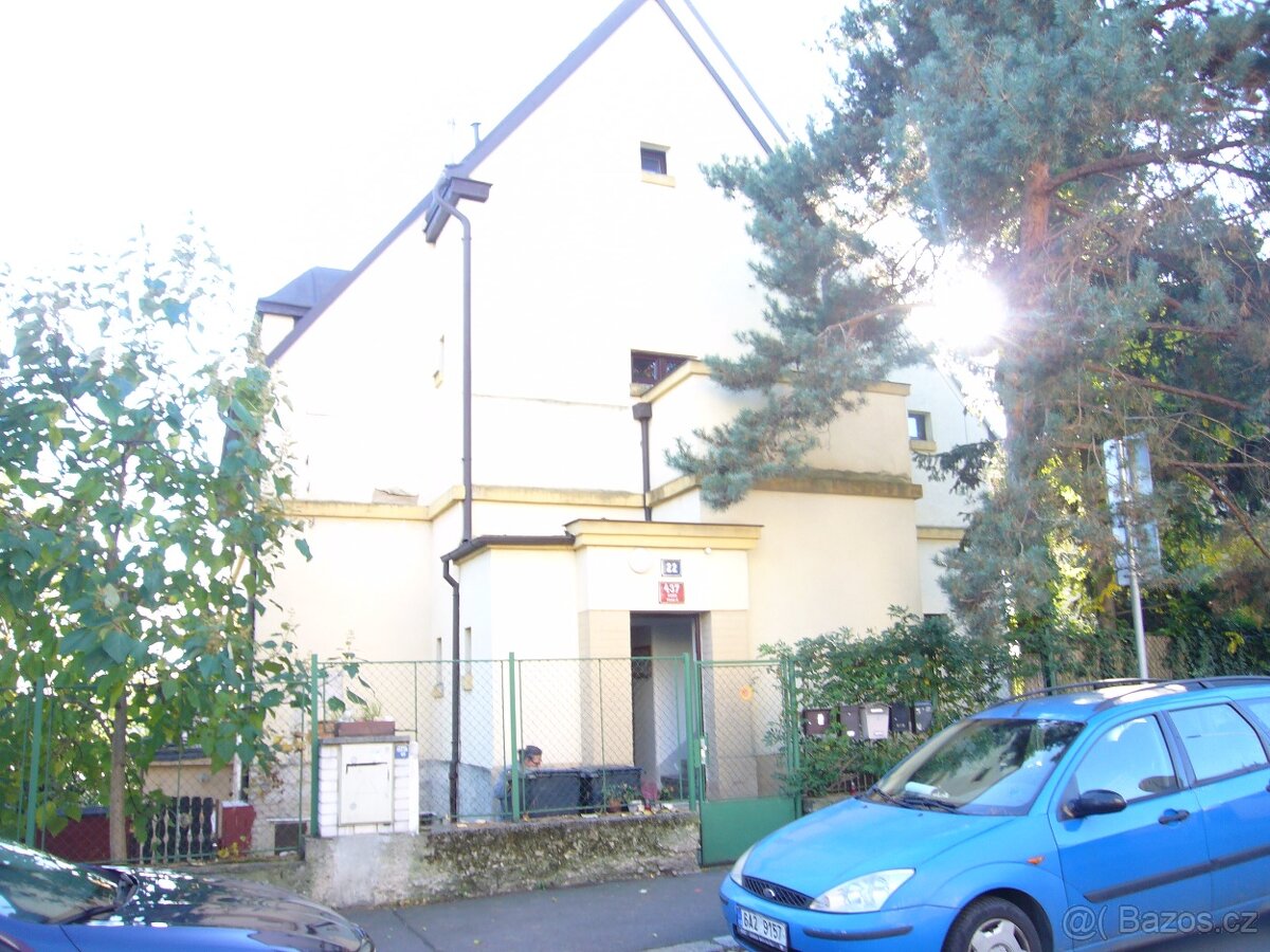 Praha 4 , Na usedlosti