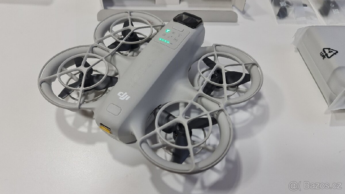 DJI NEO - Fly More combo