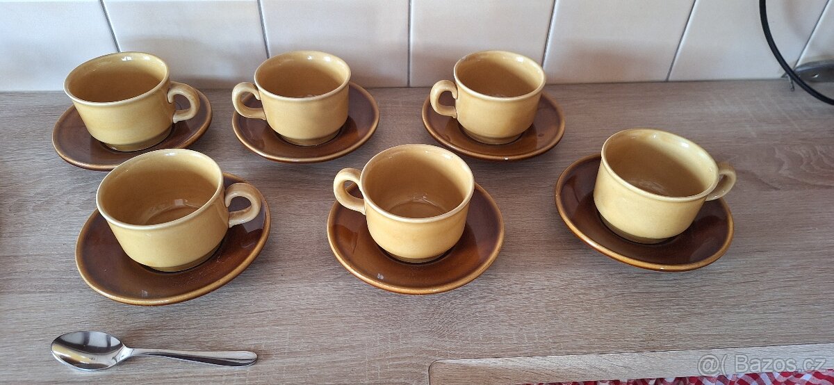 Keramicke hrnicky i s talirky