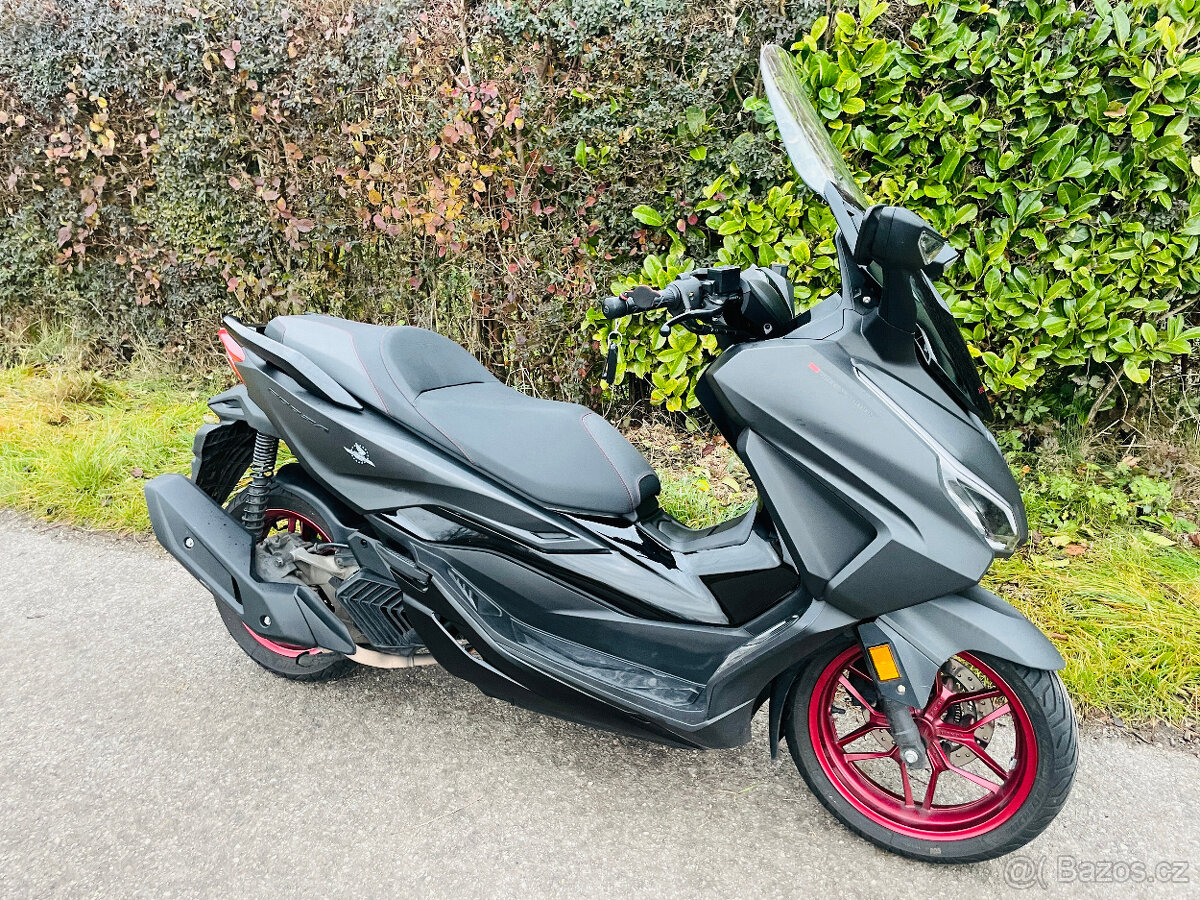 Honda Forza 125 r.v.2023 najeto 24tis km Special Edition