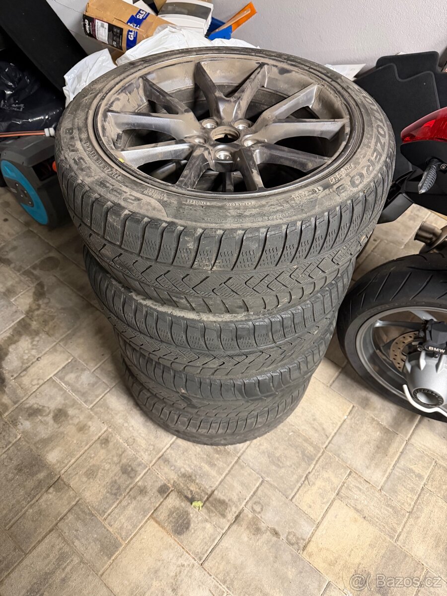 Sada originálních kol Tesla 3 zimní pneu