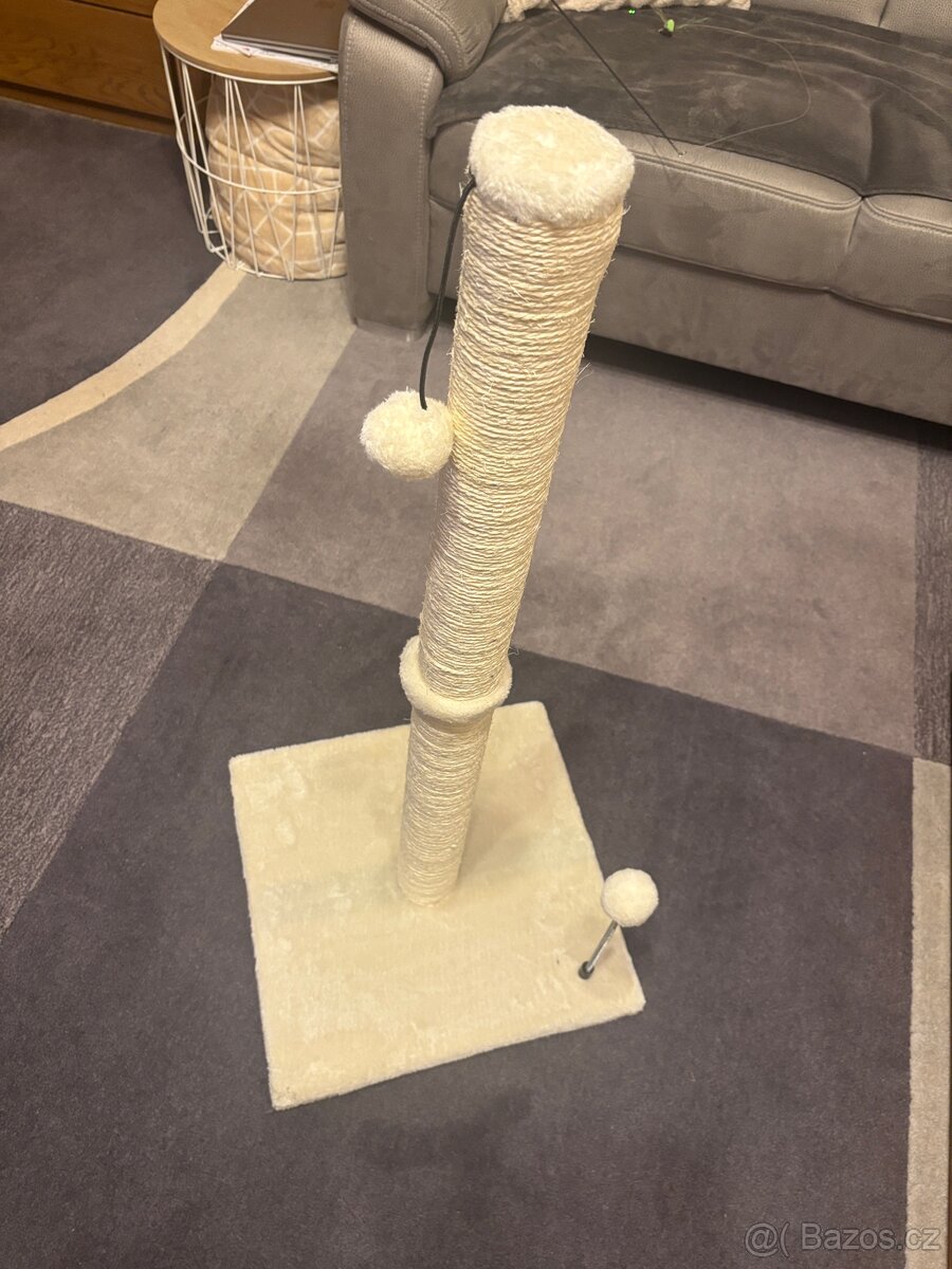 Nové kočičí škrabadlo