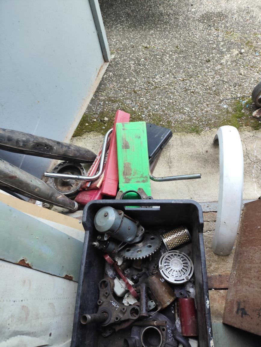 Prodám díly na Jawa pionýr,a na Jawa, ČZ