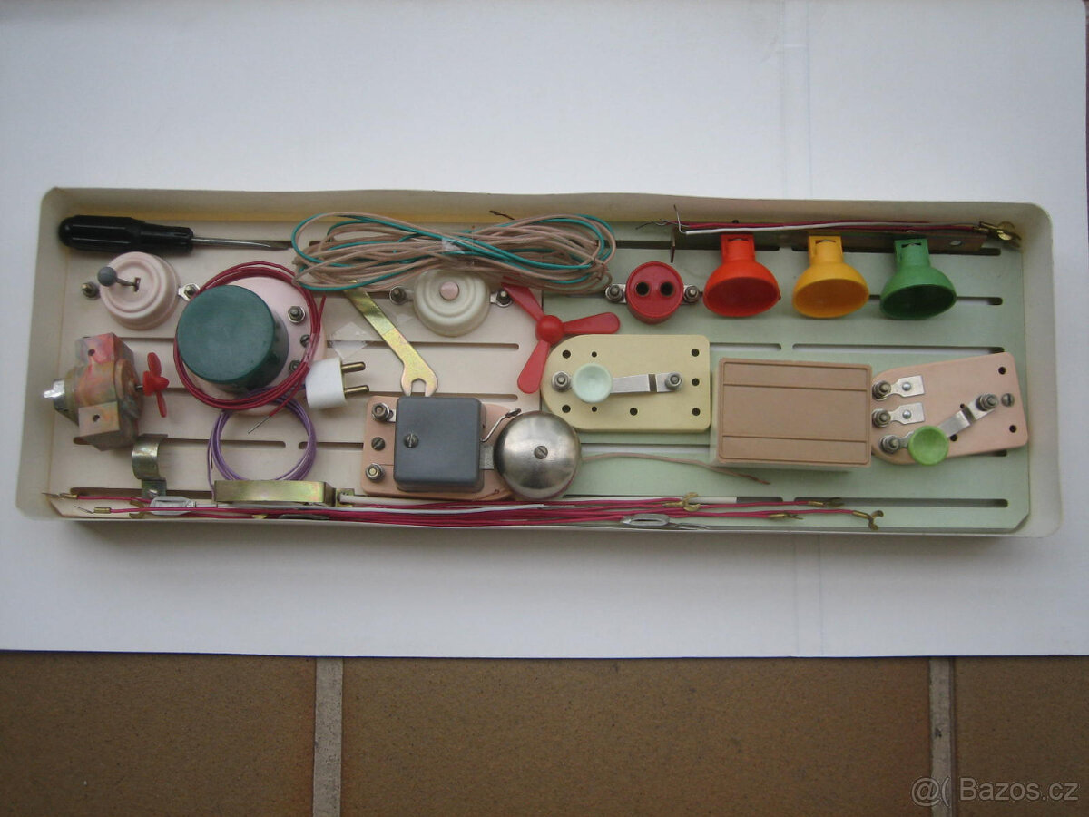 Elektrotechnická stavebnice Signal 3