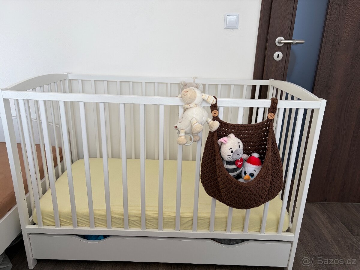 Dětská postýlka se šuplíkem a matrací
