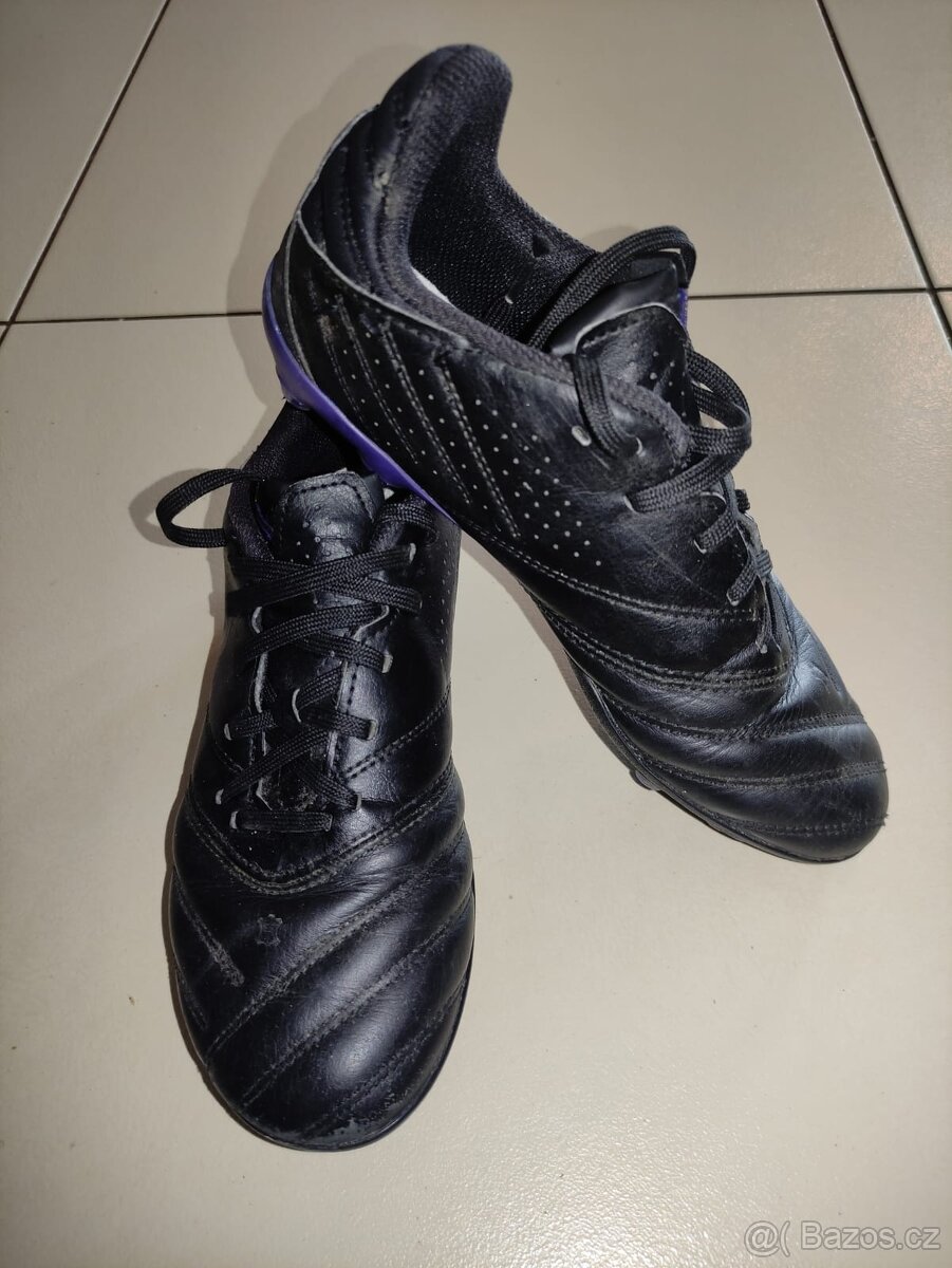 prodám dětské fotbal.kopačky-vel.35,5. Cena 100kč
