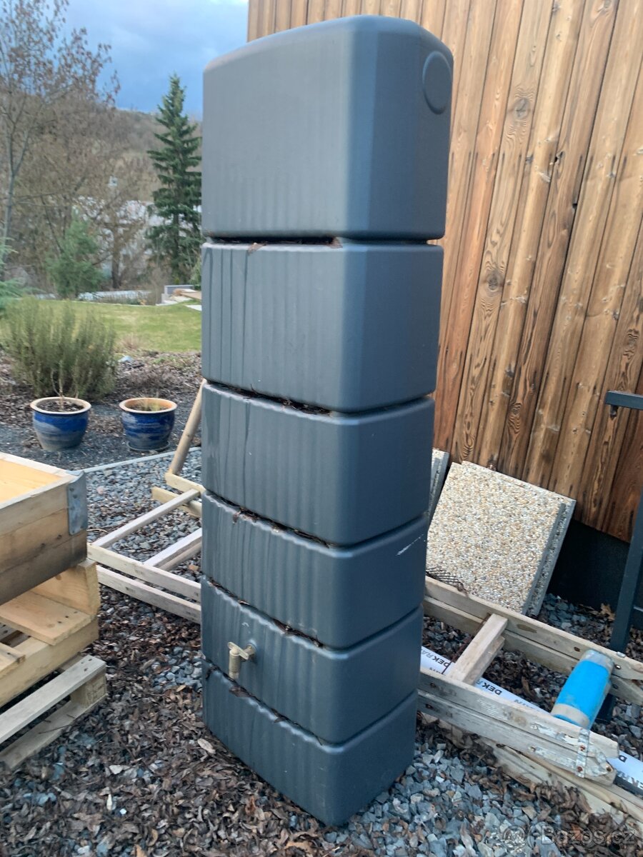 Sud na vodu 4rain Slim 300 l