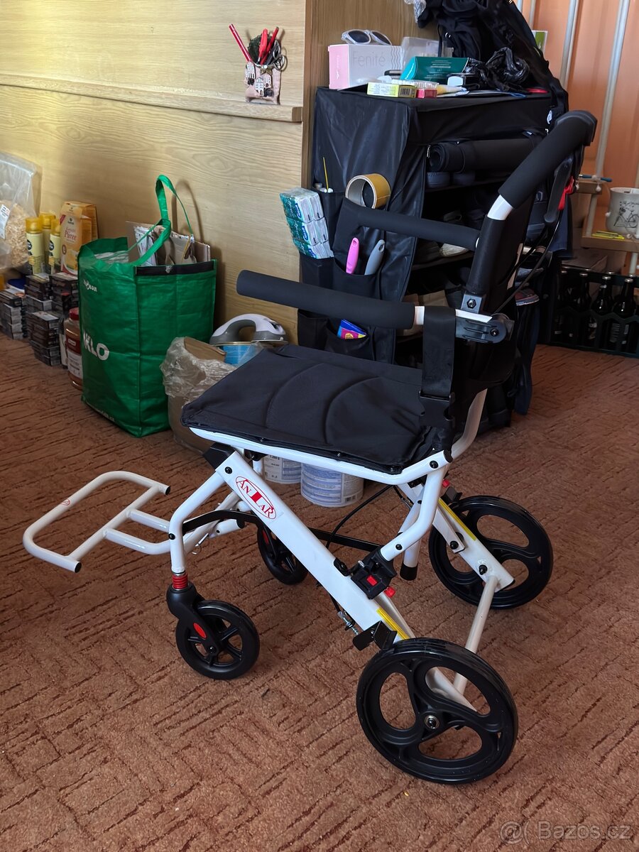 Transportní invalidní vozík