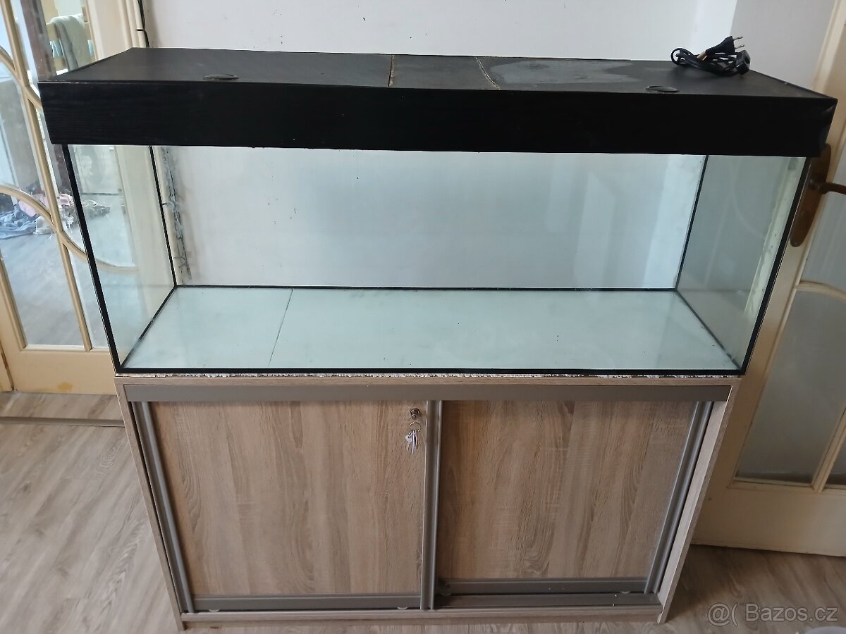 Akvarium vc.prislusenstvi 130x40x50