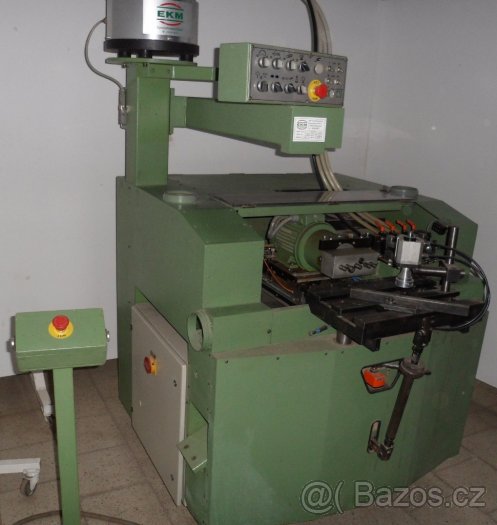 Vrtací, kolíkovací a zakracovací automat EKM