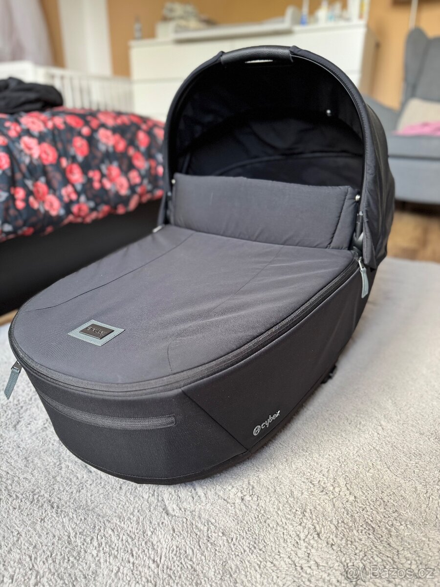 Korba Priam Lux Carry Cot