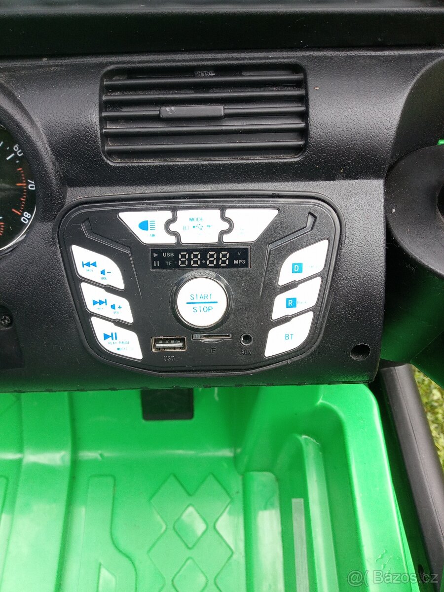 Elektrické autíčko , Jeep Wrangler