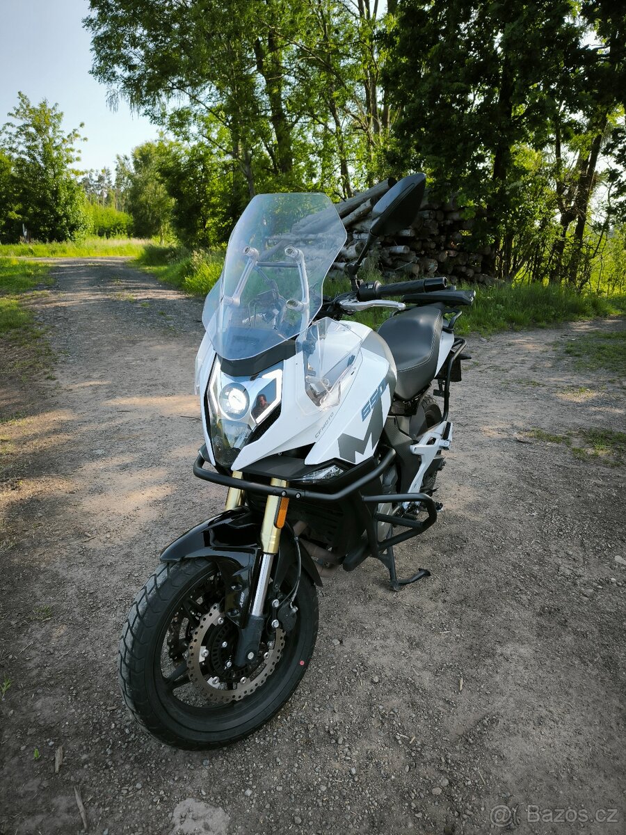 CFMOTO 650 MT