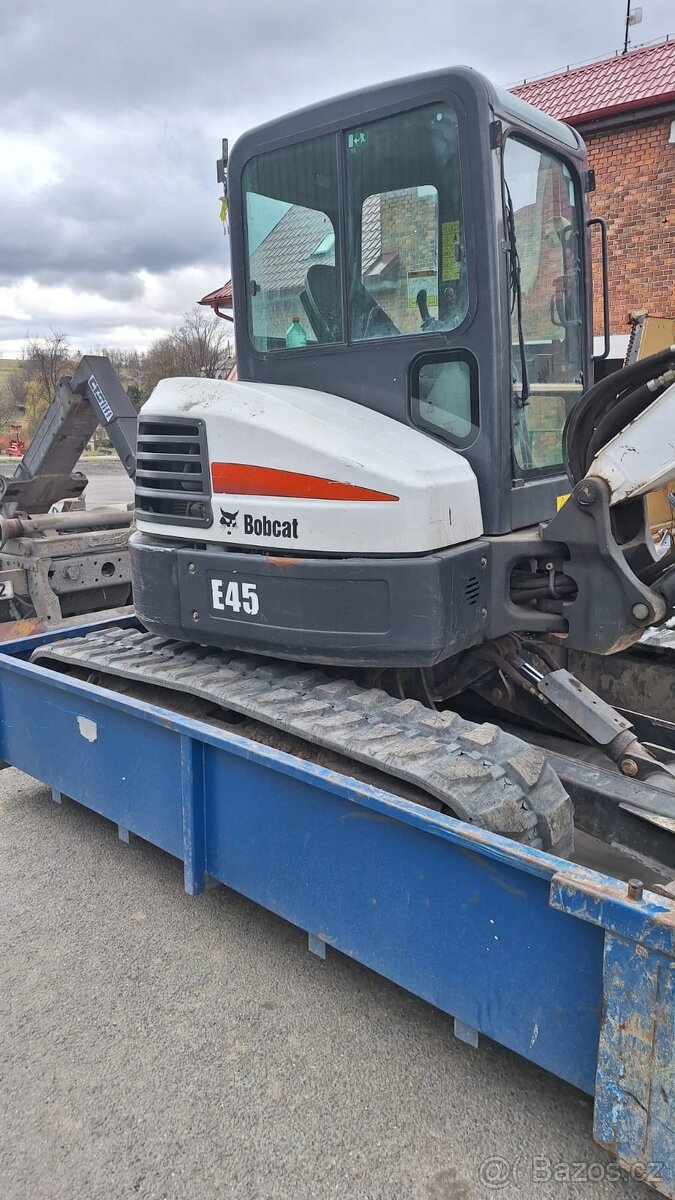 Mini barg BOBCAT E45