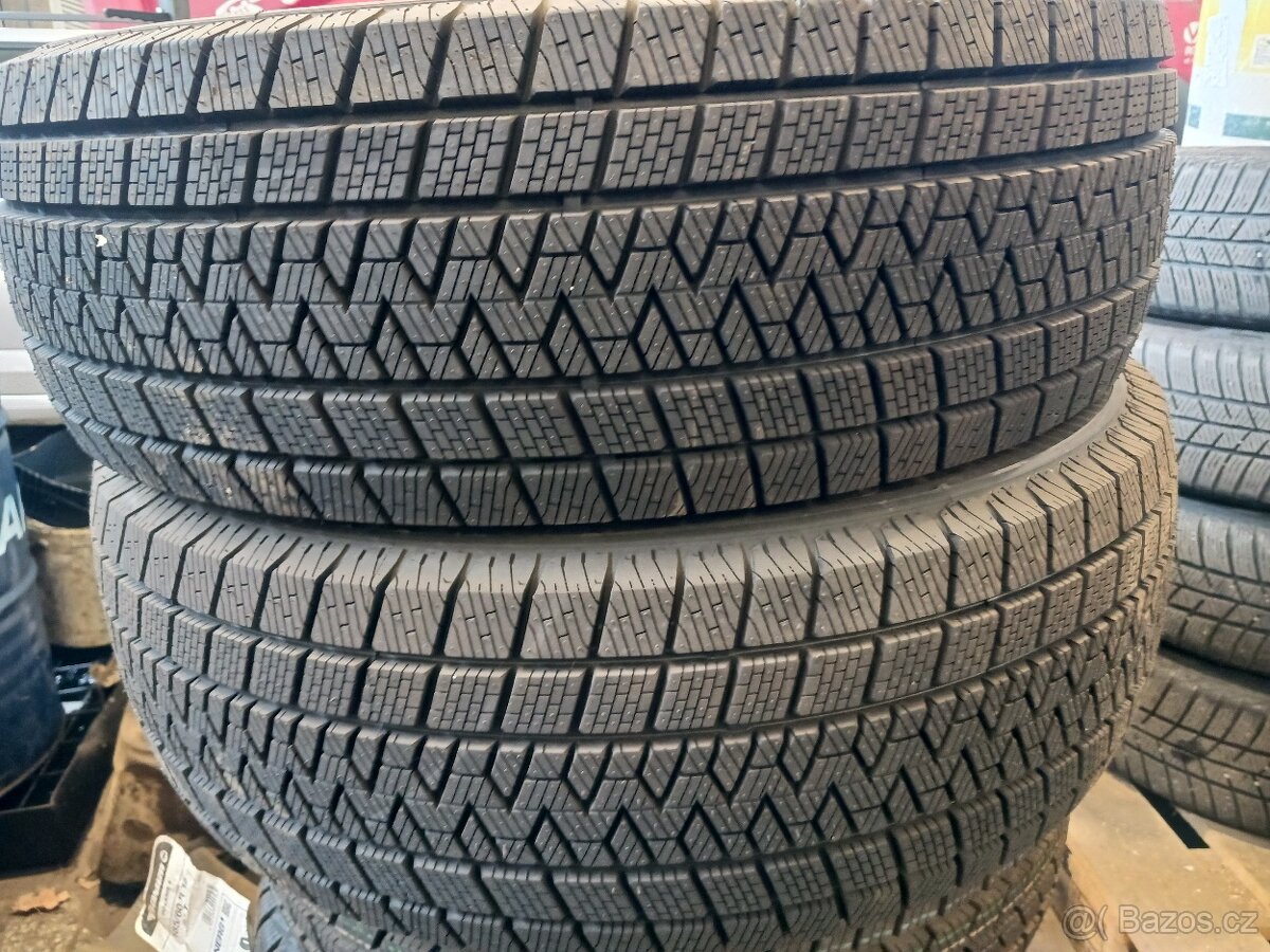 Pneu 215/65R16