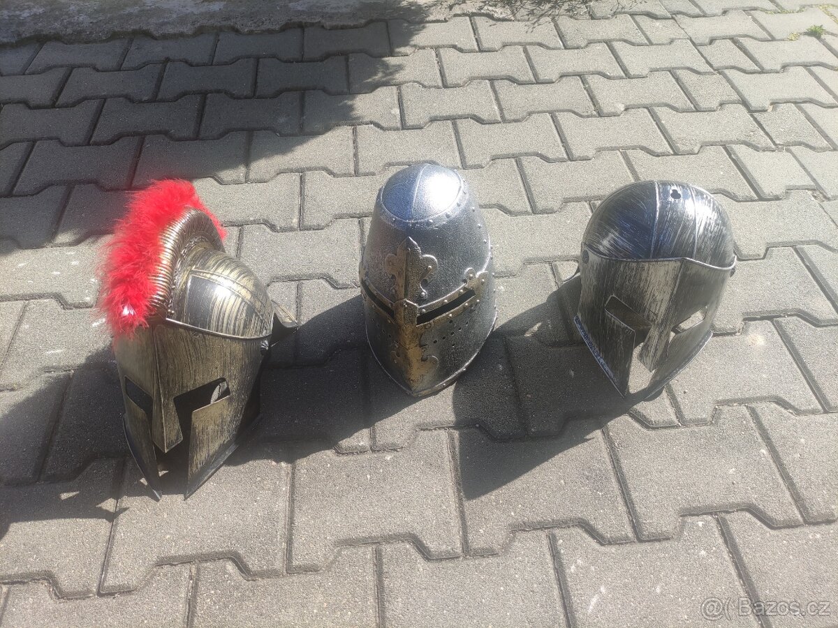 Přilby brnění