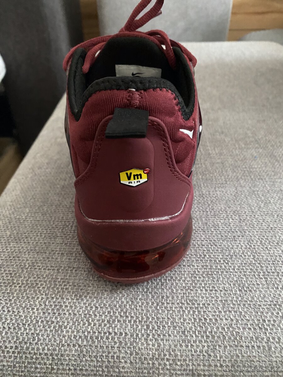 NIKE AIR VAPORMAX PLUS