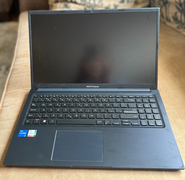 Notebook ASUS Vivobook 15 - jako nový v záruce