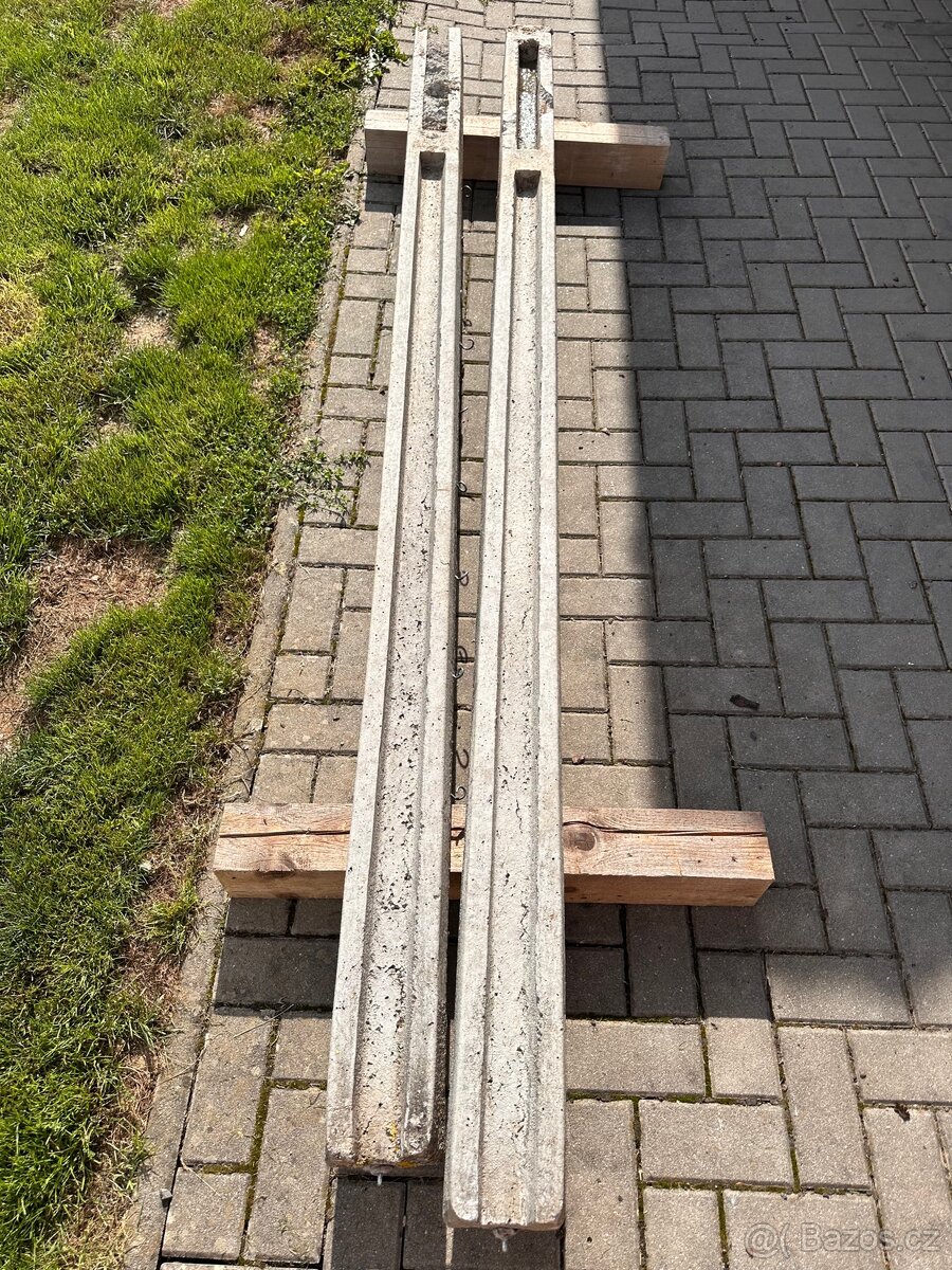 Koncový betonový sloupek na 2m výšku plotu Beves
