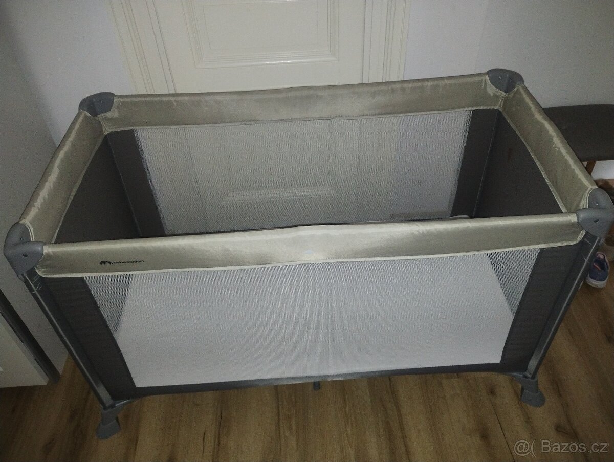 Dětská cestovní postýlka s cestovní matrací