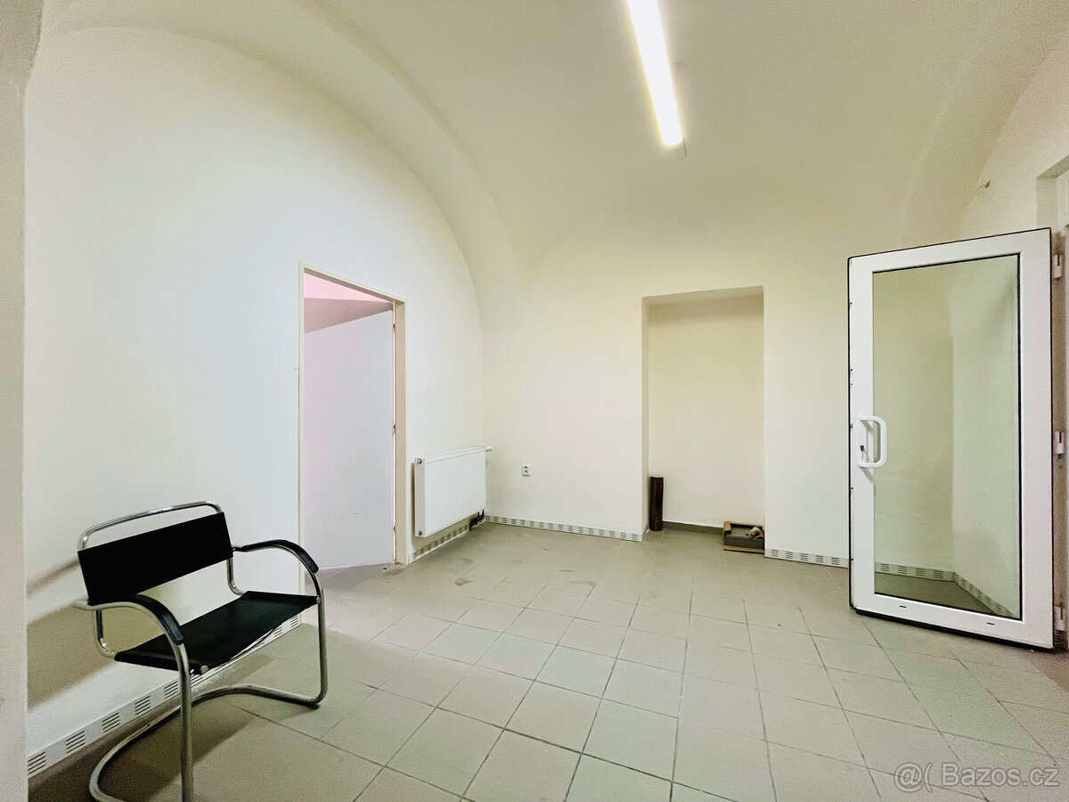Pronájem, obchodní prostory, 52 m², ul. M. R. Štefánika, Šum