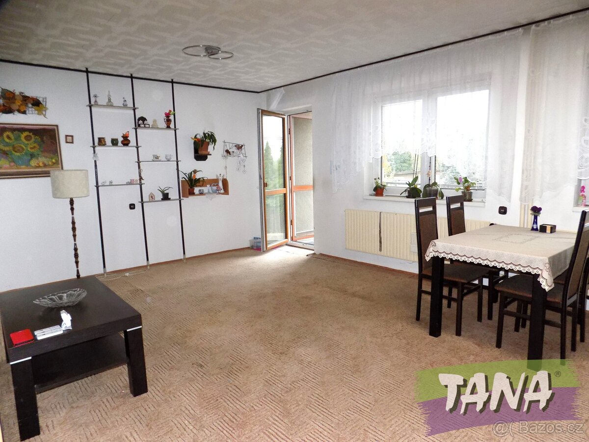 Prodej řadového domu o dispozici 4+1/lodžie/garáž v obci Krc