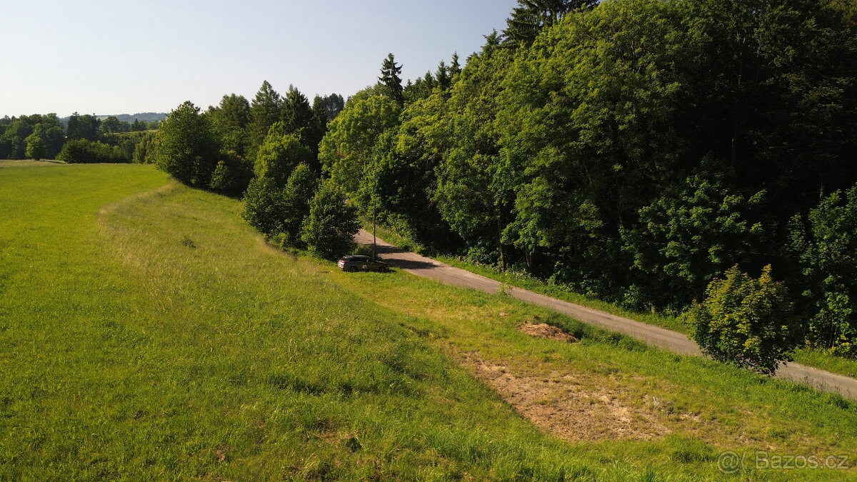 Stavební pozemek 977m Suchý Důl / Slavný