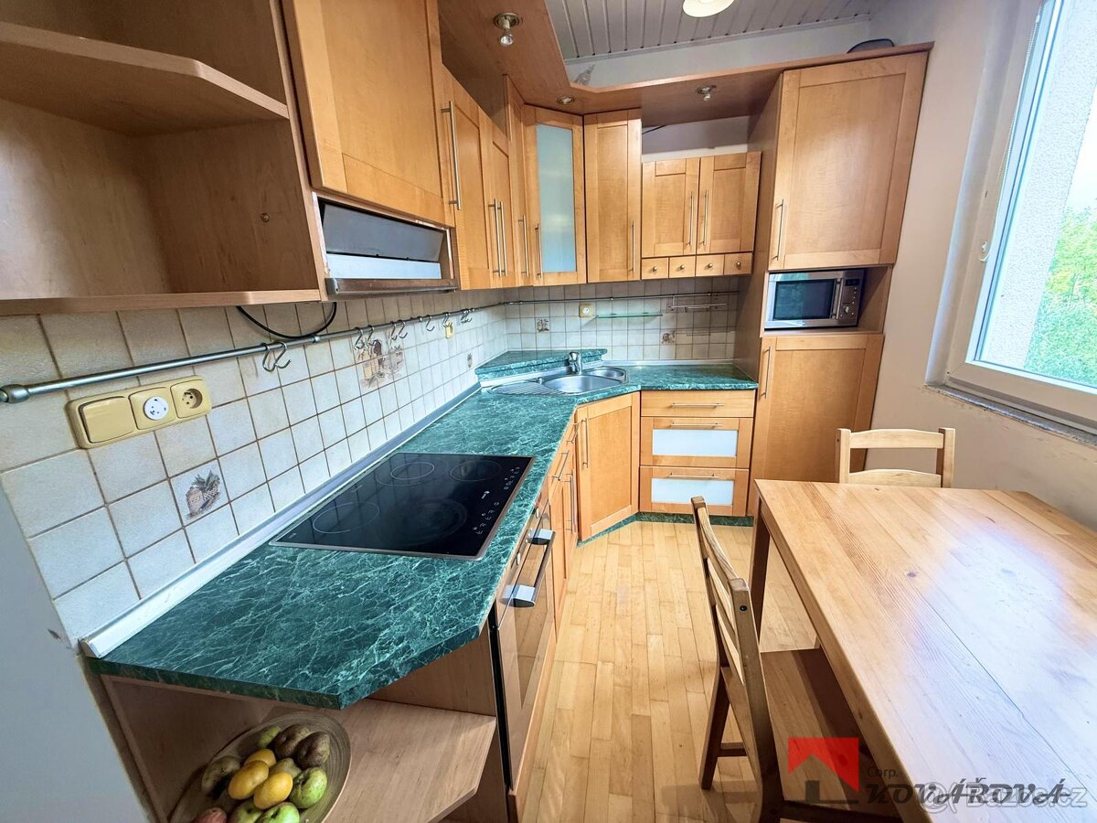 Světlý byt 2+1 se zasklenou lodžií v Kralupech nad Vltavou