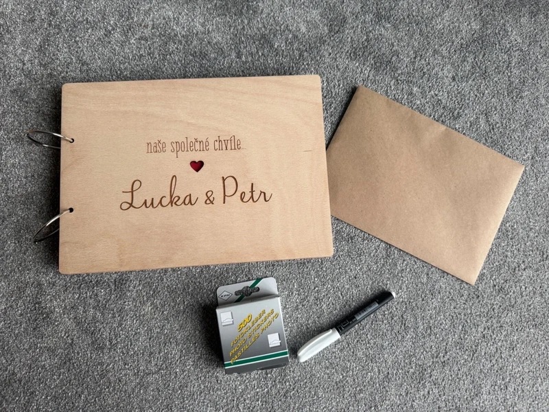 Dřevěné fotoalbum - Pro zamilované