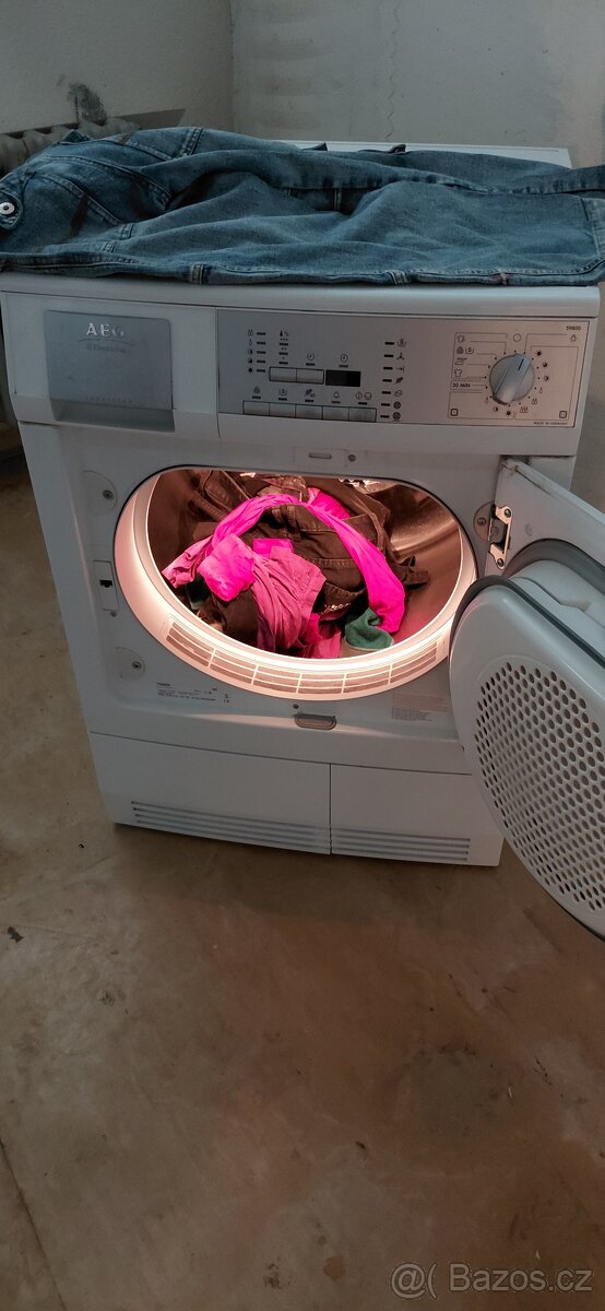 Aeg suṣ̌ička .tepel.čerpadlo starṣ̌í plně funkční