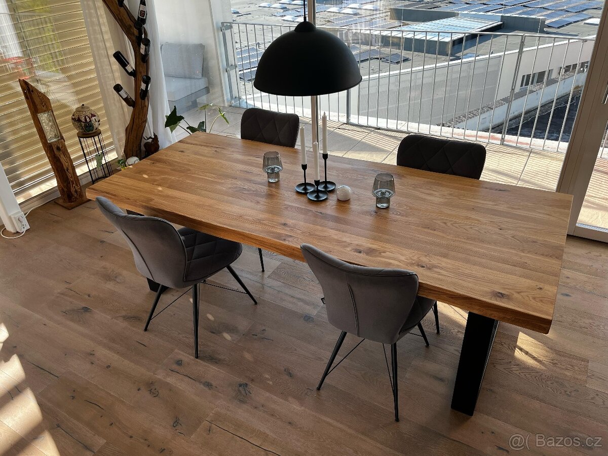Dubový masivní stůl 180x100 cm kuchyňský stůl