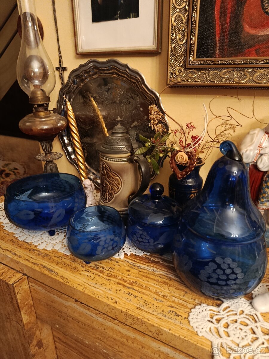 Modrá skleněná souprava