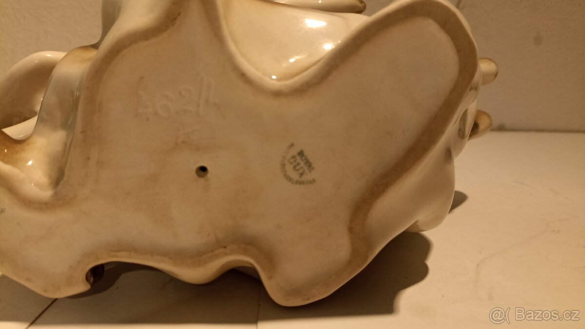 Porcelánová soška - štvanice Royal Dux