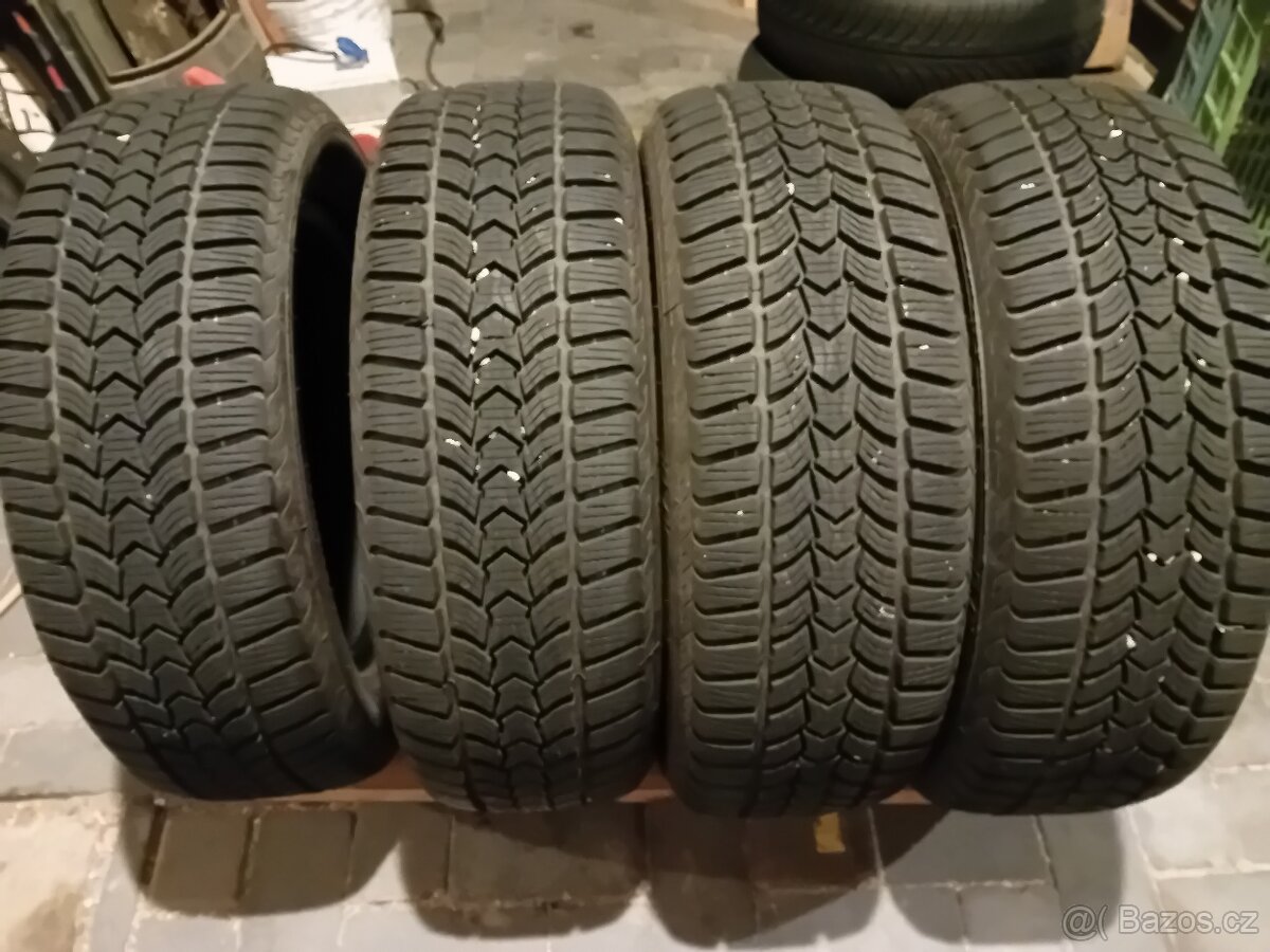 Zimní pneu 205/60/16