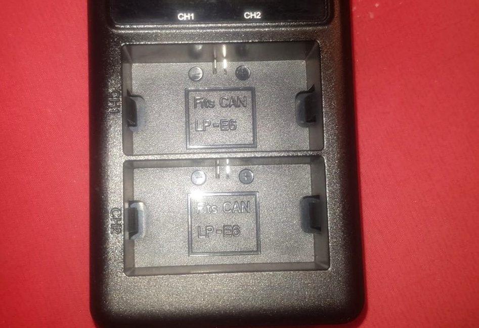 LP-E6 - Nabíječka baterií LP-E6