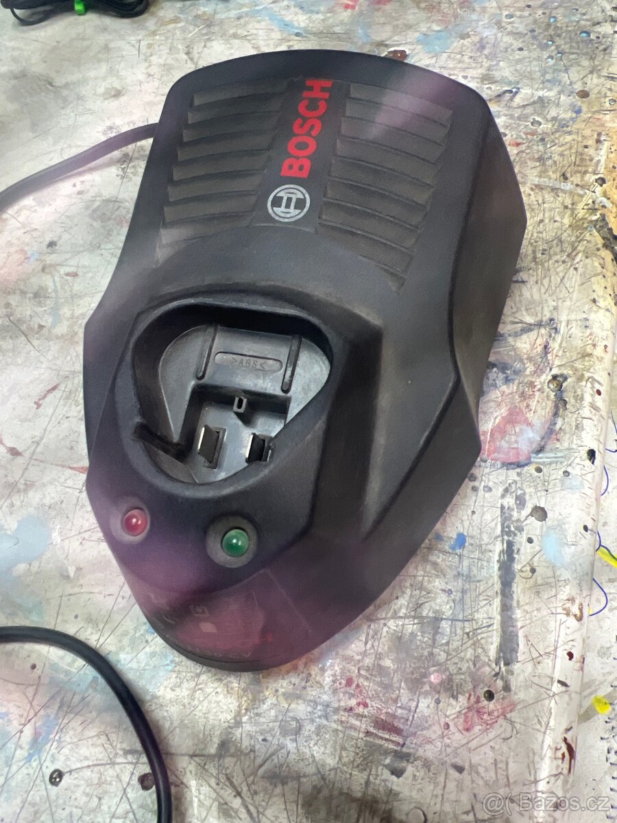Bosch nabijecka 12V