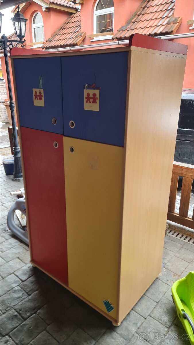 Šatní skříň dětská