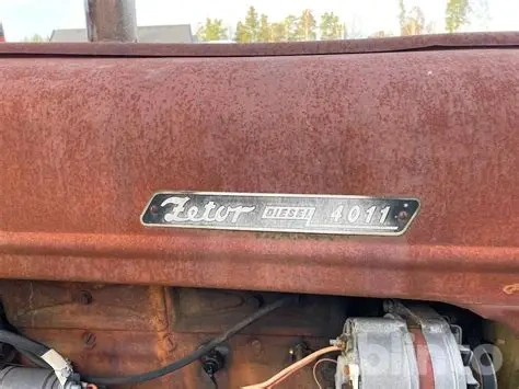 Zetor 4011.