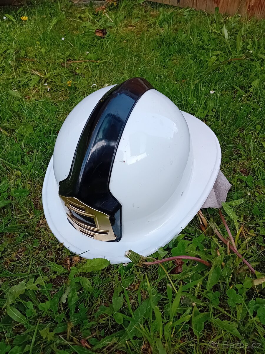 Hasičské přilby