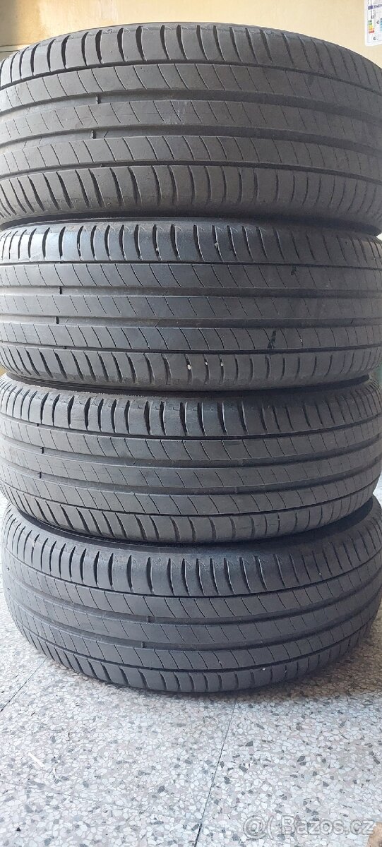 215/60 R17