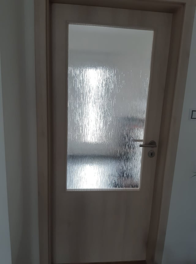 Dveře KOMFORT A3 pravé 80 ( cena za 3 KS)